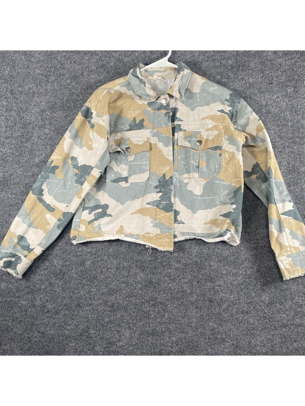 Mystree Women's Sz M Camouflage Cotton Cropped Button-Up Jacket Floral AC